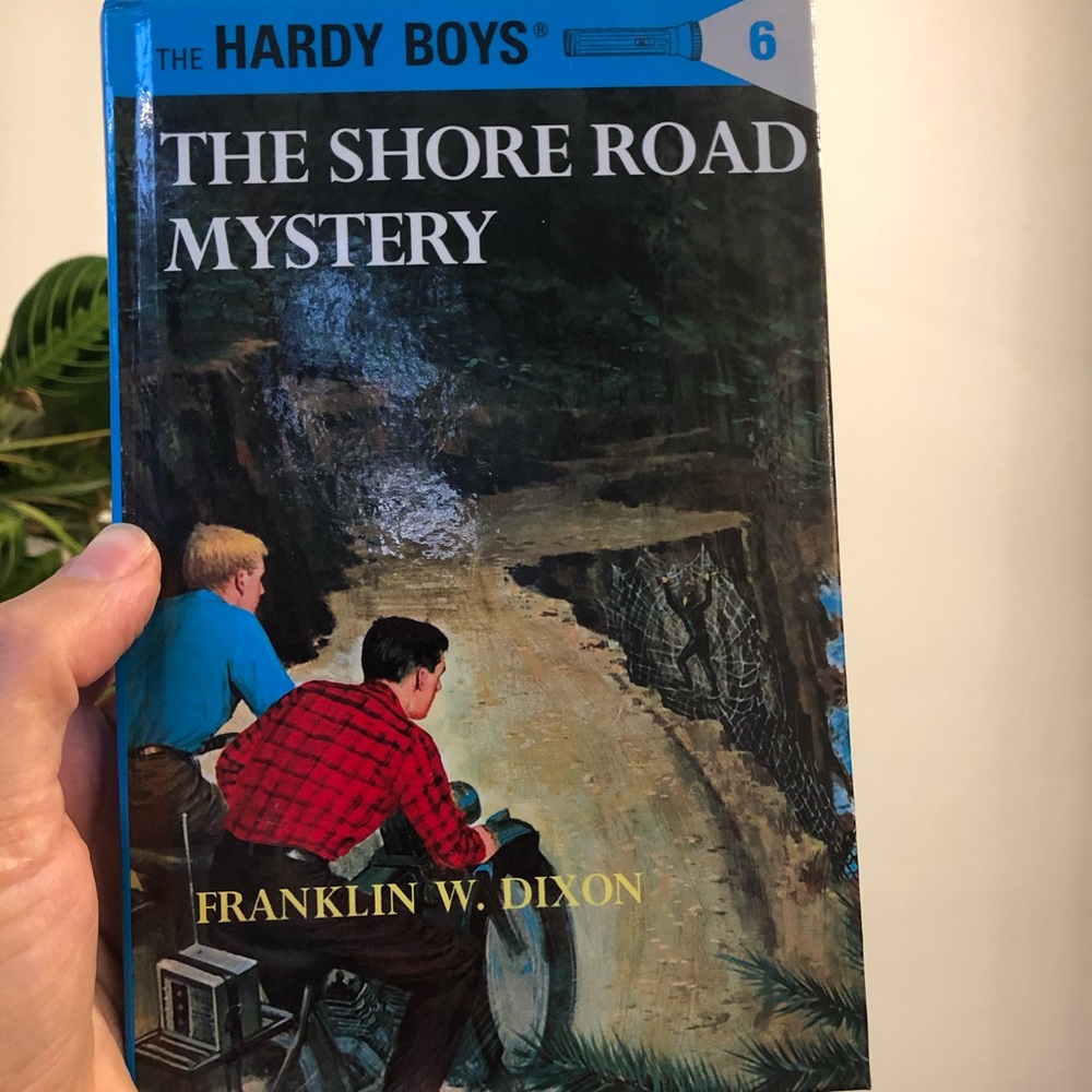 The Hardy Boys' Mysteries #6The Shore Road Mystery